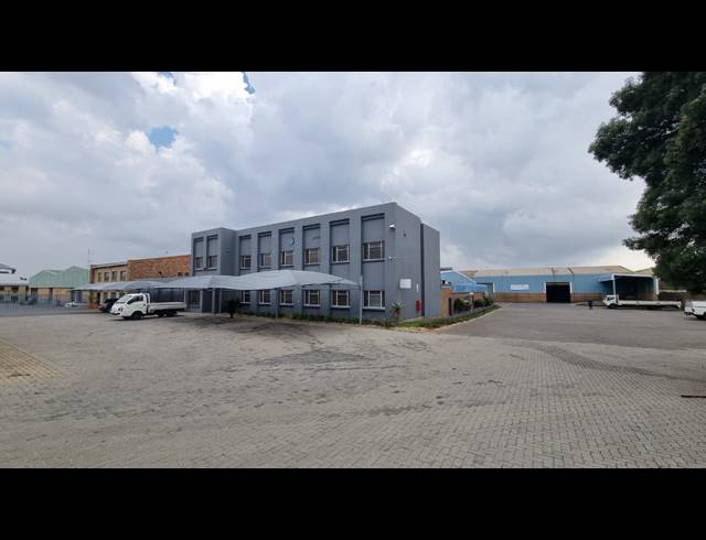 1,840M² WAREHOUSE TO LET IN JET PARK